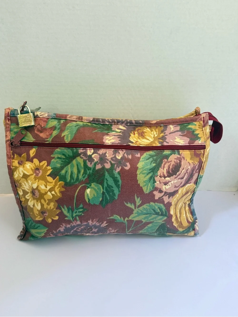 Vintage America Tourist Floral Canvas Cosmetic Pouch in Brown and Green
